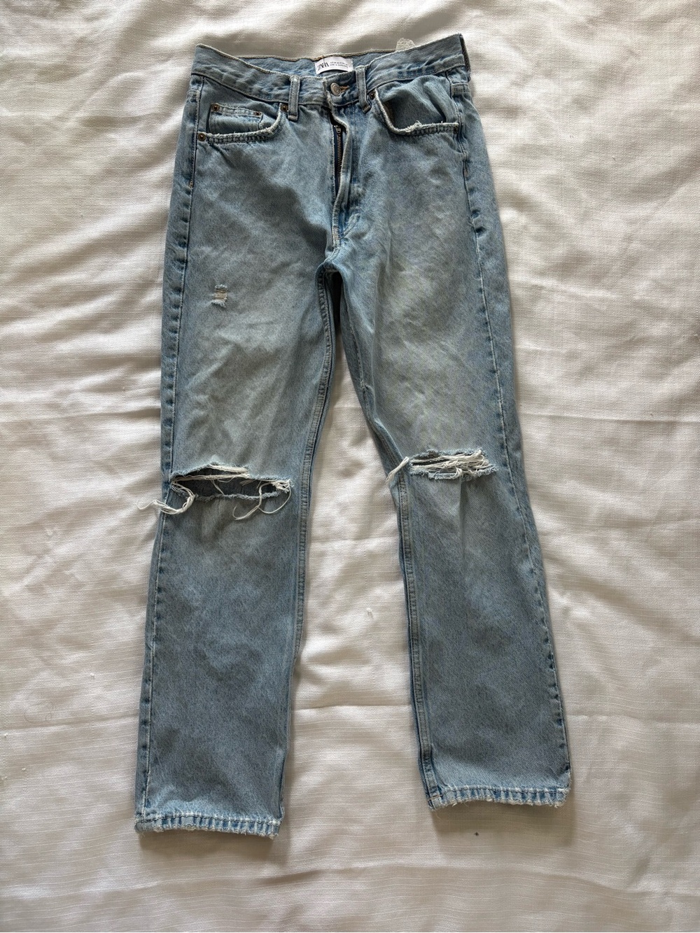 Zara Light washed ripped straight leg jeans size 6